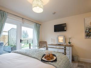 Field View - Ukc2304