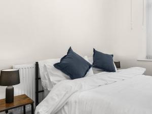 Stoke Work Stay - Contractors and Families - Sleeps 6