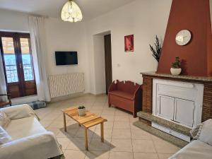 Tana di Zia Nature, Yourself, Love