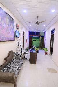 LAXMI PAYING GUEST HOUSE