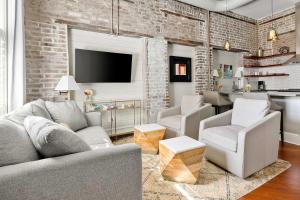 Condo on King Street - Rooftop & Terrace