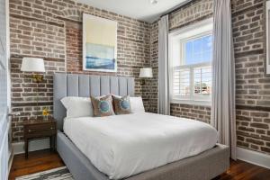 Condo on King Street - Rooftop & Terrace