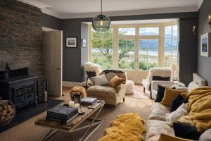 Glandwr hall - 6 Bed - Magnificent Country House with Indoor Swimming Pool & Jacuzzi
