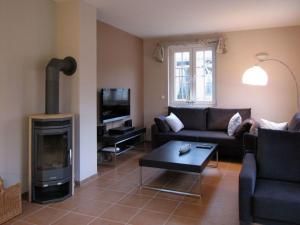 Holiday Home Kapitänshaus in Glowe by Interhome