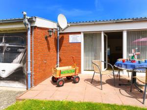 Holiday Home Strandnahes Ferienhaus mit Kinderspielplatz by Interhome