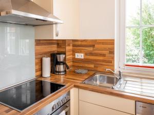 Holiday Home Urlaub am Meer im Reethaus Fabius by Interhome