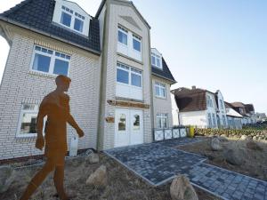 Apartment Wohnung in Wenningstedt-Braderup mit Terrasse by Interhome