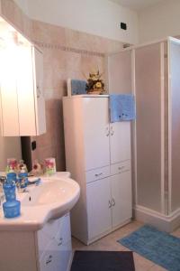 Apartment CasaKatty Zwei-Zimmer-Wohnung mit Balkon mit Seeblick by Interhome