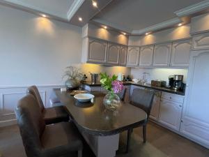 Holiday Home Wünderschöner Hausteil mit Garten by Interhome