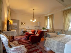 Apartment Mit Garten und Schwimmbad in den Hügeln der Marken- by Interhome