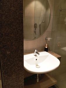 Luxurious & Elegant Apartment