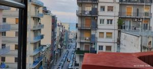 Central flat, top floor, 3 rooms and terrace