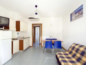 Apartment Appartement mit Garten und Meerblick by Interhome