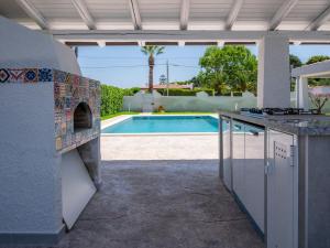 Holiday Home für 10 Personen an der Küste Siziliens by Interhome