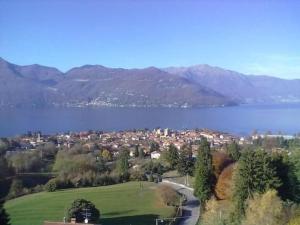 Apartment mit Blick auf den Lago Maggiore by Interhome