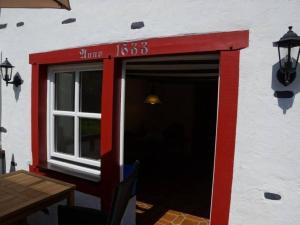 Apartment Altes Fährhaus anno 1 6 3 3 - Traumferienwohnung in exponierter Moselufer-Lage by Interhome