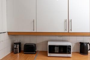 Duplex 2-Bed House with free Parking Near Greenwich O2 and city centre