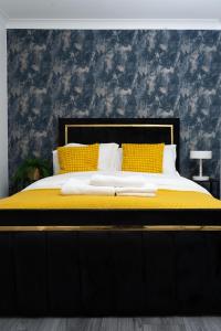 Duplex 2-Bed House with free Parking Near Greenwich O2 and city centre