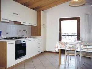 Apartment Appartement mit Blick auf das Wasser by Interhome