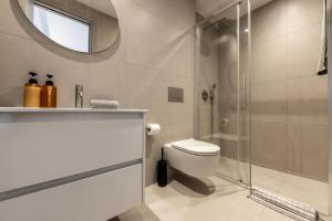 Nesseus Lux Suites - Near Unic & EUC