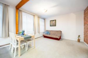 Robotnicza 22 by Homeprime