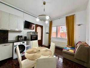 Private Garden Home near Amazonia & Iulius Town