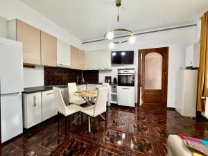 Private Garden Home near Amazonia & Iulius Town