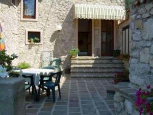 Apartment mit Blick auf das Wasser by Interhome