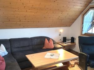 Apartment Wohnung Fübüüni by Interhome
