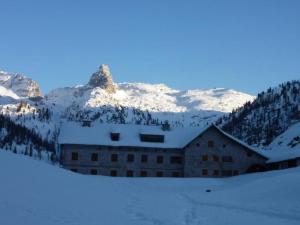 Apartment mit Balkon in guter Ausflugslage by Interhome