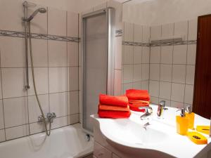 Apartment Der Falkenhorst by Interhome