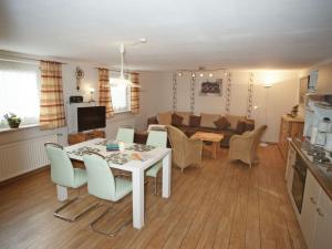 Apartment für vier Personen by Interhome