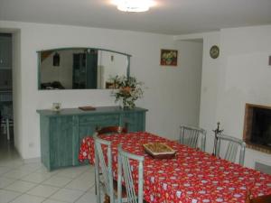 Holiday Home Steinhaus in ländlicher Umgebung mit Pool by Interhome