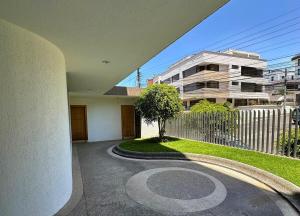 Comoda suite ejecutiva con entrada independiente