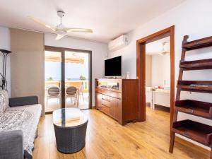 Apartment Attic Las Vistas mit wunderschönem Meerblick by Interhome