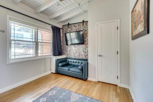 Convenient Couples Retreat 3 Mi to Dtwn Austin!