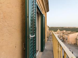 Apartment Ettore- Wohnung mit Blick auf die Kathedrale von Ibla by Interhome