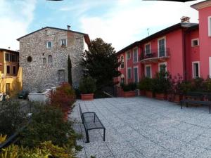 Apartment Stilvolle Wohnung in Toscolano Maderno by Interhome