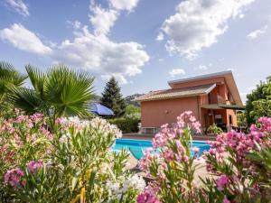 Holiday Home Domus Andrea und Carolina by Interhome