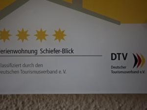 Apartment Schiefer Blick- Wohnung mit Terrasse und Balkon by Interhome