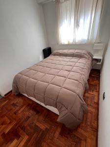 Confortable Depto 2 ambientes sobre Avenida Colón