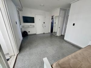 Confortable Depto 2 ambientes sobre Avenida Colón