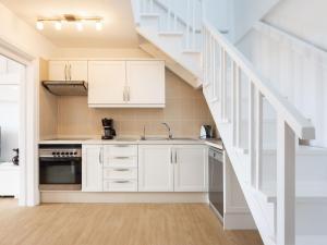 Apartment Exklusives Attic mit atemberaubendem Meerblick by Interhome