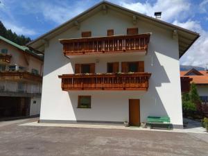 Apartment Haus Bezzi in Pellizzano by Interhome