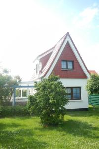 Holiday Home Behagliches Ferienhaus mit Garten und Terrasse by Interhome