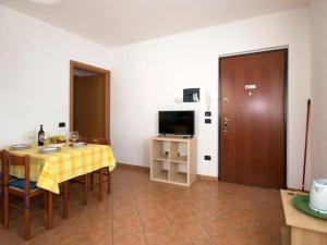 Apartment Wohnung in Domaso mit privatem Parkplatz by Interhome