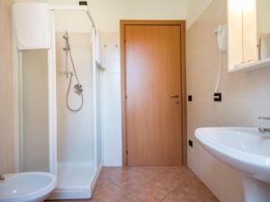 Apartment Wohnung in Domaso mit privatem Parkplatz by Interhome