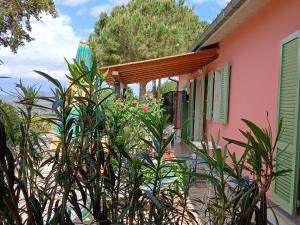 Apartment Wohnung mit Wasserblick by Interhome