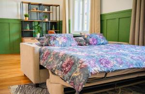 Cosy apt in vibrant area 2 metro stops from Pragues hisorical centre