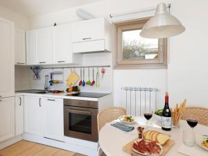 Apartment Cezanne by Interhome